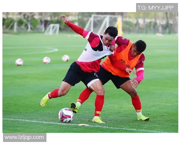 成都网球队的包夹战术解析与实战应用探讨